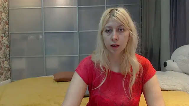 KyliePag online show from 12, 4, 2026