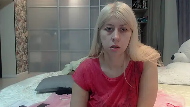 KyliePag online show from 19, 12, 2025