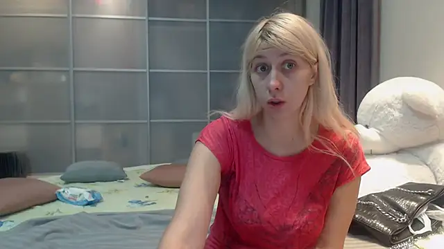 KyliePag online show from 28, 10, 2025