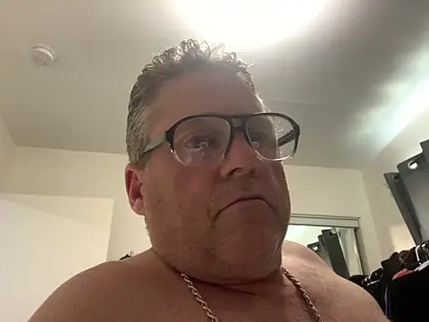 iwantutocum1X online show from 14, 4, 2026