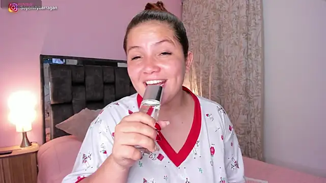 EmilyBarragan online show from 24, 1, 2025