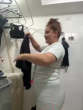 EmilyBarragan online show from 21, 1, 2025