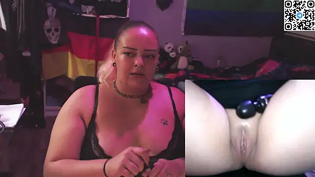 Snapshot of DarkBunnyPlay chatting on 1, 7, 2026 DarkBunnyPlay online show from 1, 7, 2026