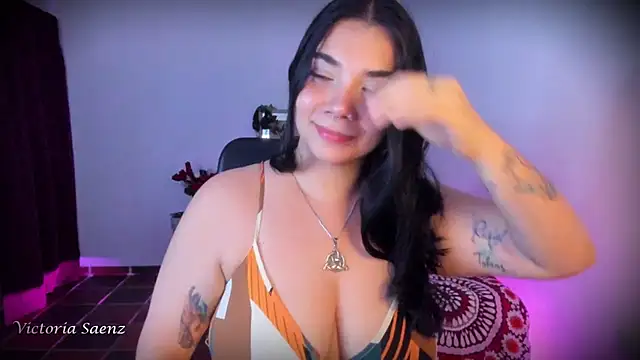 victoriaasaenz  online show from 24, 4, 2026