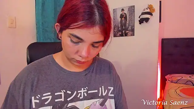 victoriaasaenz  online show from 5, 1, 2025