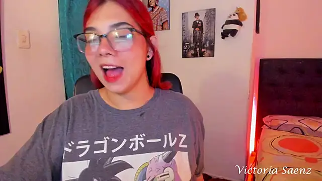 victoriaasaenz  online show from 5, 1, 2025