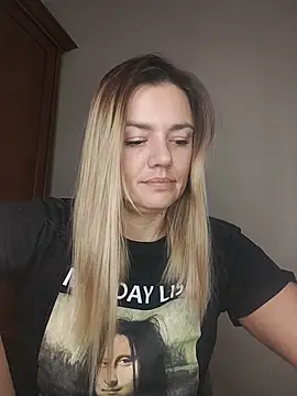 KrissSexi online show from 15, 11, 2025