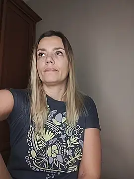 KrissSexi online show from 19, 11, 2025