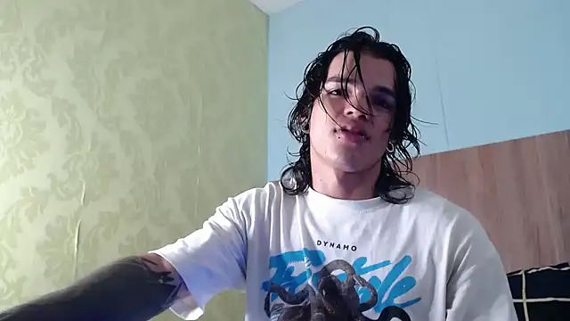 AlbertBernal69 online show from 5, 10, 2025