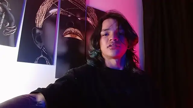 Snapshot of AlbertBernal69 chatting on 28, 11, 2025 AlbertBernal69 online show from 28, 11, 2025