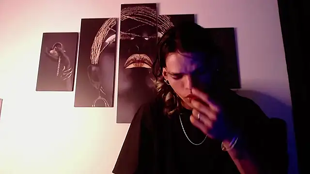 Snapshot of AlbertBernal69 chatting on 8, 11, 2025 AlbertBernal69 online show from 8, 11, 2025