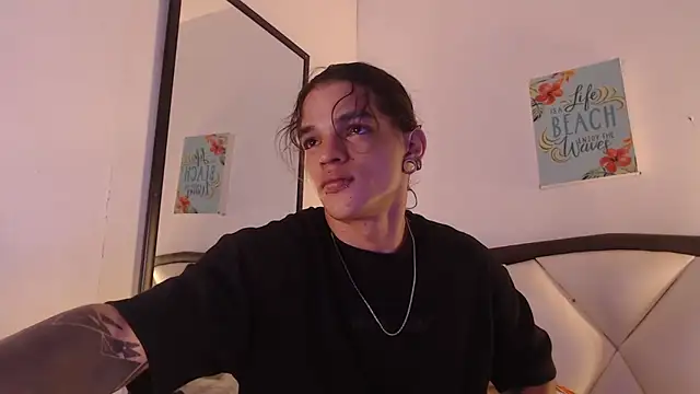 Snapshot of AlbertBernal69 chatting on 20, 11, 2025 AlbertBernal69 online show from 20, 11, 2025