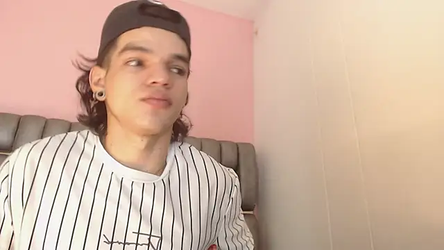 AlbertBernal69 online show from 6, 3, 2025