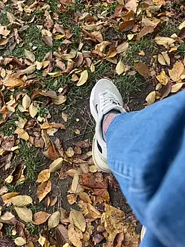 Snapshot of mihaixxx1 chatting on 9, 11, 2025 mihaixxx1 online show from 9, 11, 2025