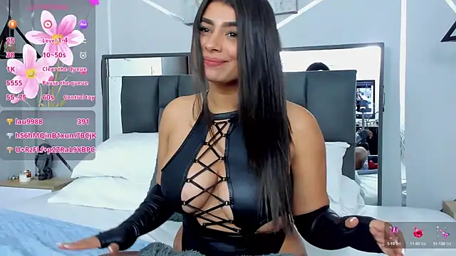 ZiaCalifa online show from 4, 3, 2025