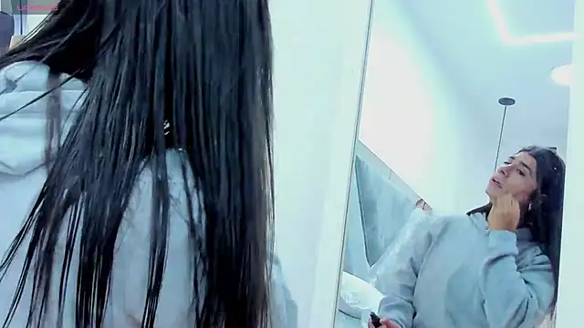 ZiaCalifa online show from 21, 11, 2025