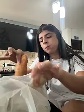 ZiaCalifa online show from 16, 12, 2025