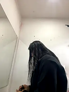 ZiaCalifa online show from 4, 12, 2025