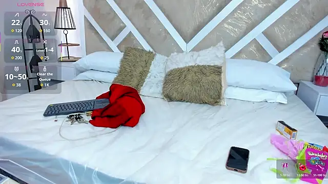 ZiaCalifa online show from 7, 2, 2026