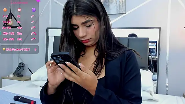 ZiaCalifa online show from 7, 3, 2025