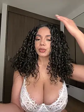 Mariecurl online show from 31, 10, 2025