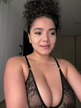 Snapshot of Mariecurl chatting on 17, 7, 2026 Mariecurl online show from 17, 7, 2026