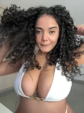Snapshot of Mariecurl chatting on 7, 6, 2026 Mariecurl online show from 7, 6, 2026