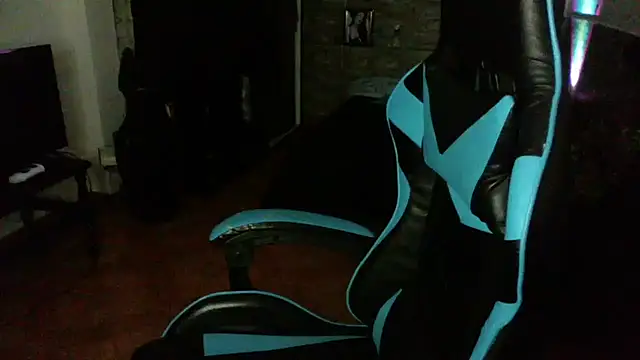 AngelaQueen  online show from 13, 2, 2025