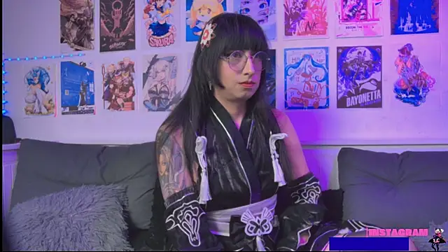 Snapshot of snowblack_ chatting on 8, 5, 2026 snowblack online show from 8, 5, 2026