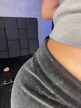 Snapshot of lena_banks chatting on 13, 11, 2025 lena banks online show from 13, 11, 2025