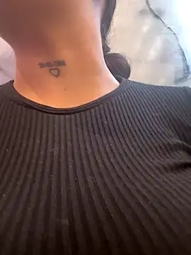 Snapshot of LunaBaker-1 chatting on 12, 10, 2025 LunaBaker-1 online show from 12, 10, 2025