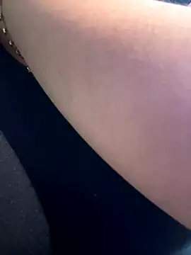 Snapshot of LunaBaker-1 chatting on 24, 10, 2025 LunaBaker-1 online show from 24, 10, 2025