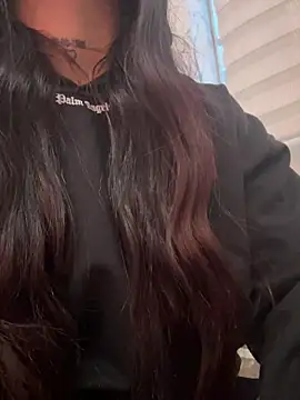 Snapshot of LunaBaker-1 chatting on 27, 11, 2025 LunaBaker-1 online show from 27, 11, 2025