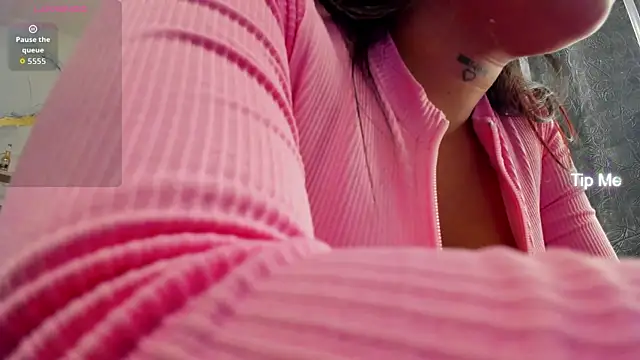 Snapshot of LunaBaker-1 chatting on 30, 10, 2025 LunaBaker-1 online show from 30, 10, 2025