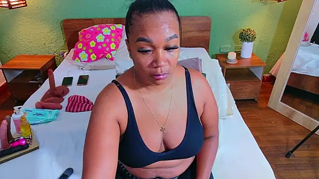 Snapshot of dannaahbrown chatting on 7, 5, 2026 dannaahbrown online show from 7, 5, 2026