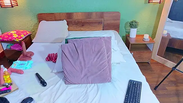 dannaahbrown online show from 19, 4, 2026