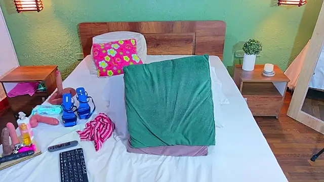 dannaahbrown online show from 23, 4, 2026