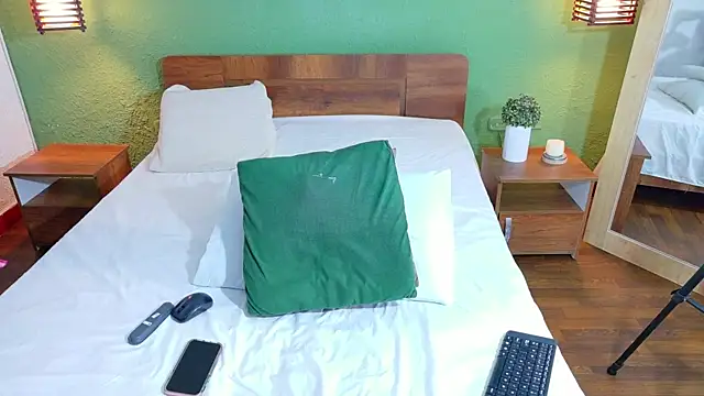 Snapshot of dannaahbrown chatting on 27, 10, 2025 dannaahbrown online show from 27, 10, 2025