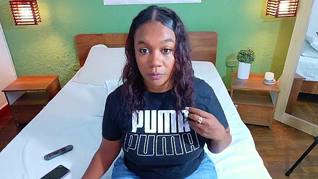 Snapshot of dannaahbrown chatting on 17, 10, 2025 dannaahbrown online show from 17, 10, 2025