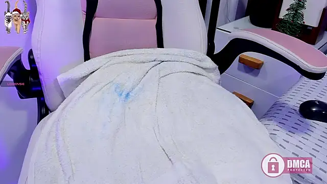 ana gadot online show from 17, 12, 2025