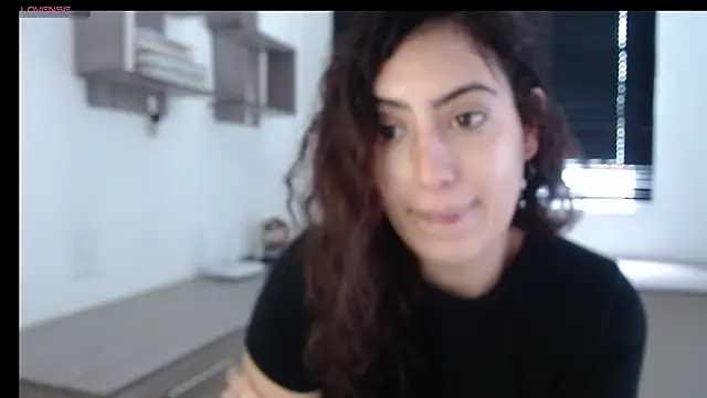 Snapshot of MIYESSI chatting on 18, 2, 2025 MIYESSI online show from 18, 2, 2025