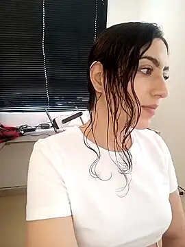 Snapshot of MIYESSI chatting on 22, 1, 2025 MIYESSI online show from 22, 1, 2025