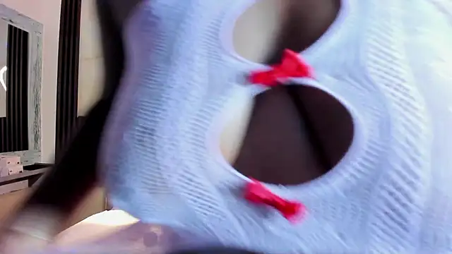 Athenea Mills online show from 3, 2, 2026