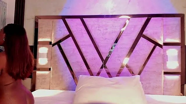 Athenea Mills online show from 19, 3, 2026