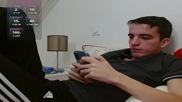 Tombgy07 online show from 3, 12, 2025