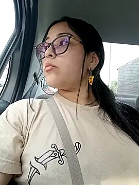 Snapshot of persefone_core chatting on 29, 10, 2025 persefone core online show from 29, 10, 2025