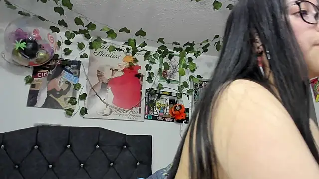 Snapshot of persefone_core chatting on 11, 3, 2025 persefone core online show from 11, 3, 2025