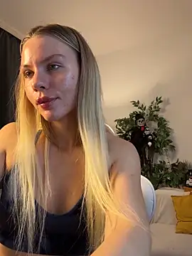 Snapshot of KittyKatyDream chatting on 31, 10, 2025 KittyKatyDream online show from 31, 10, 2025