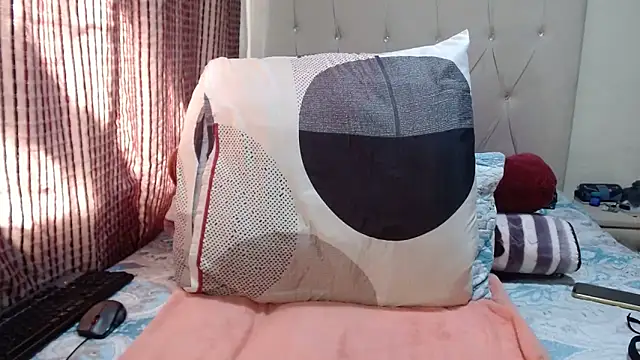 Snapshot of CHOCOLATEDARKBUSTYX chatting on 29, 11, 2025 CHOCOLATEDARKBUSTYX online show from 29, 11, 2025