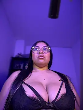 Snapshot of Soysofiarodrigu chatting on 5, 3, 2025 Soysofiarodrigu online show from 5, 3, 2025